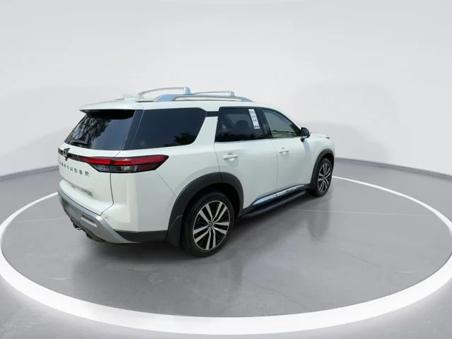 Used 2023 White Nissan Platinum image 8