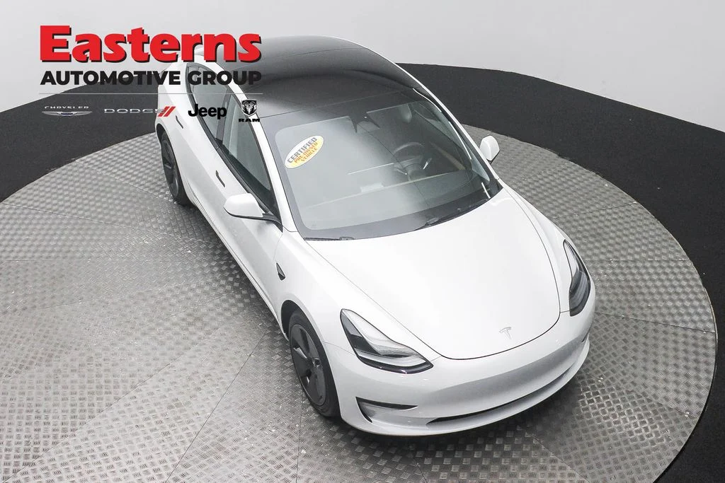 Used 2023 White Tesla Base image 3
