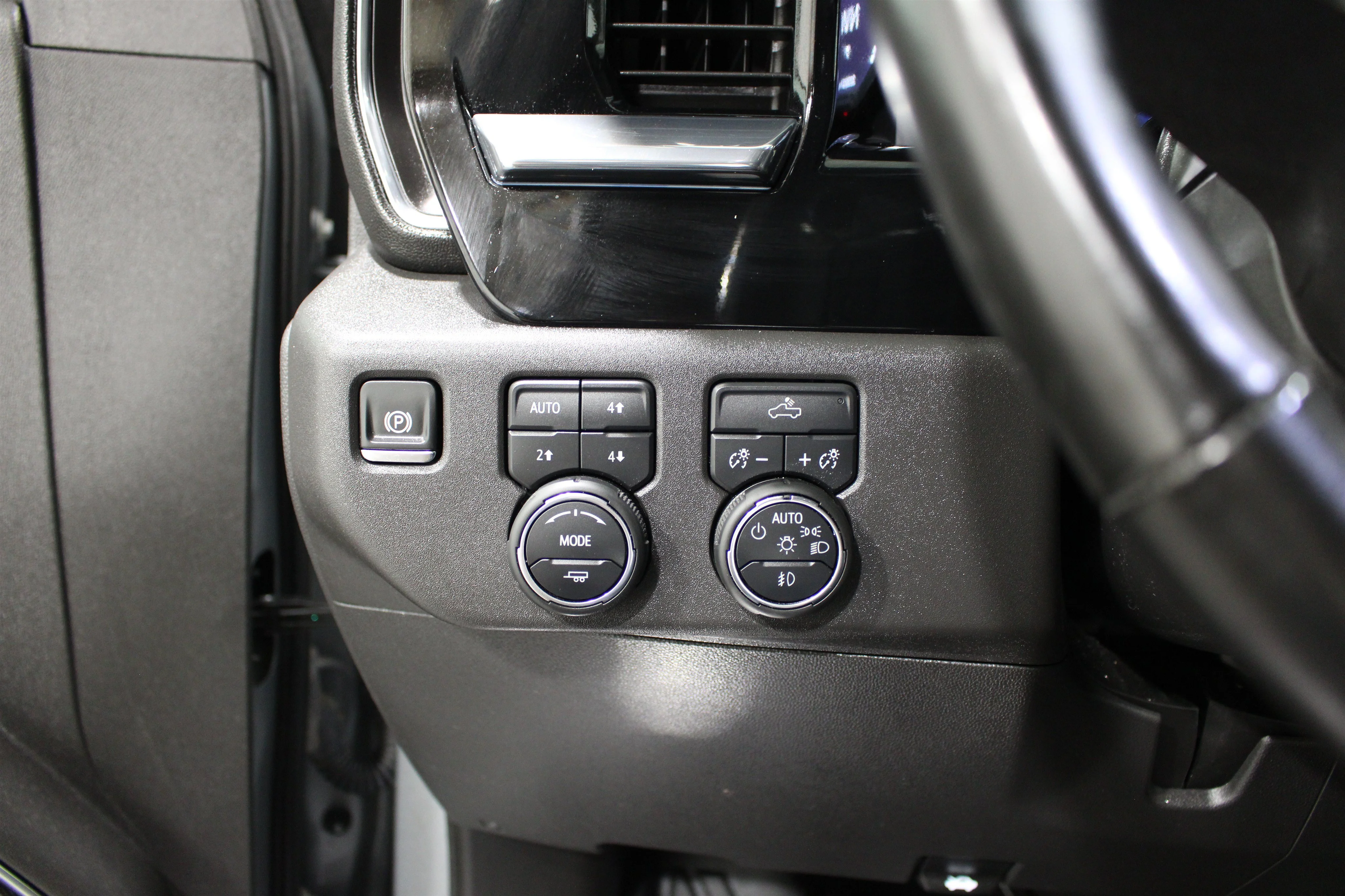 2025 Chevrolet Silverado 1500 LT Trail Boss - Photo 9