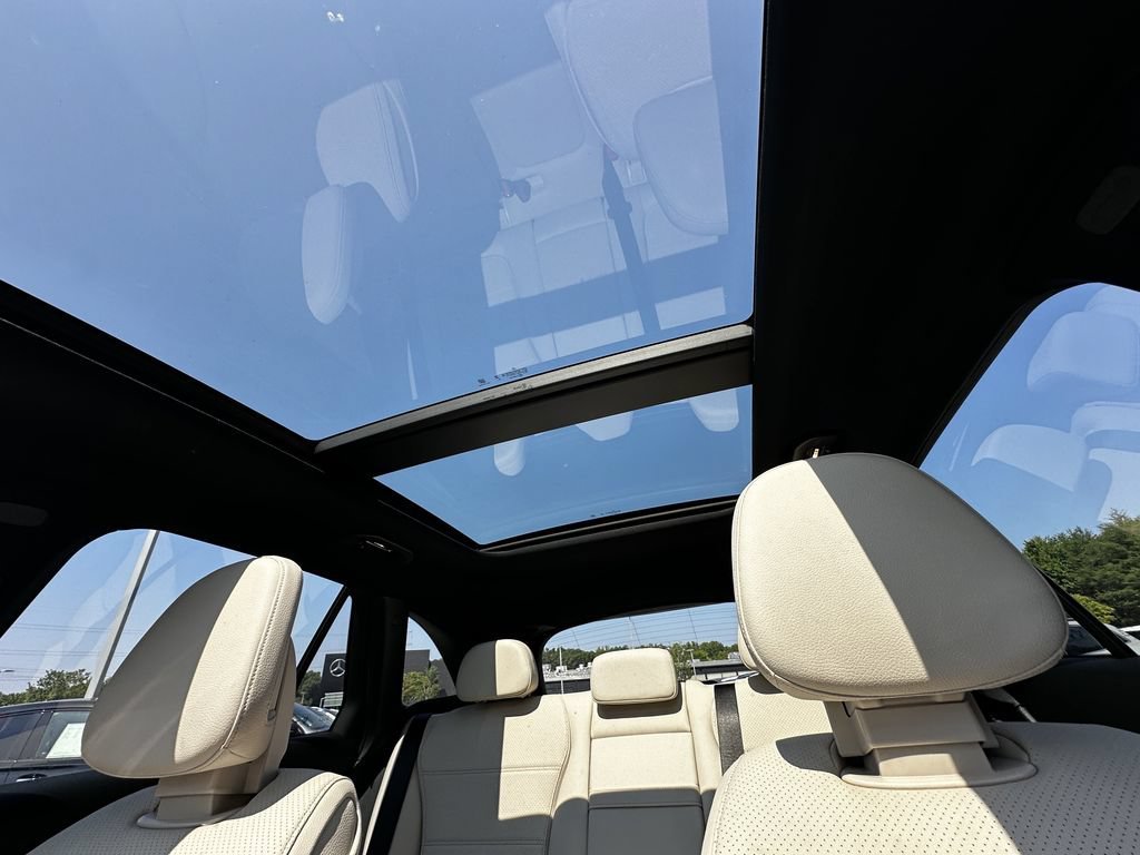 New 2027 MANUFAKTUR Alpine Grey Mercedes-Benz GLC 350e image 70
