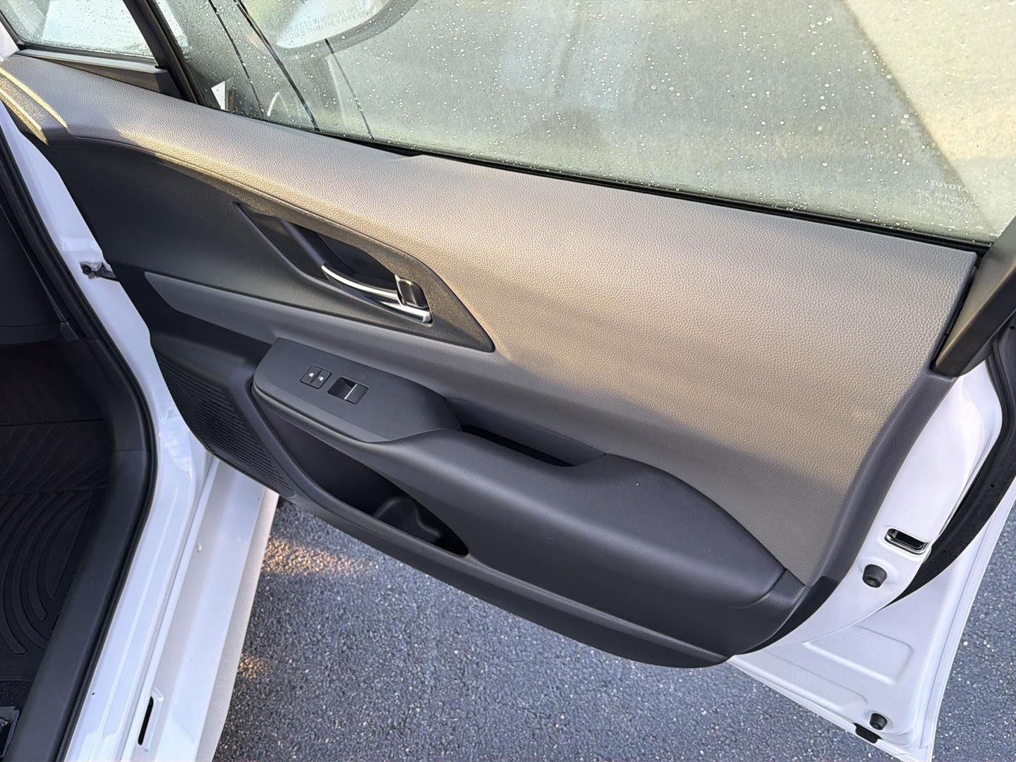 Certified Used 2025 Wind Chill Pearl Toyota XLE image 14
