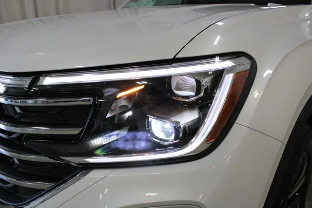 New 2026 White Volkswagen 2.0T SE image 32
