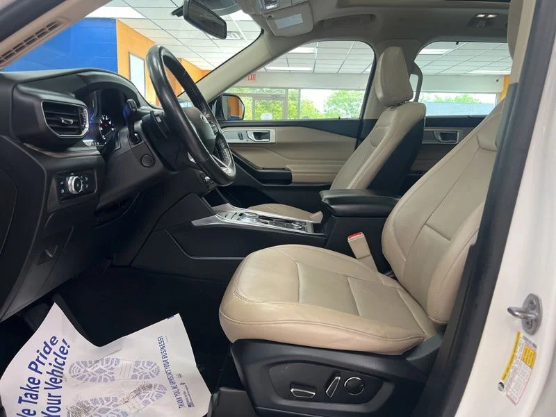 Used 2020 White Ford Limited image 19