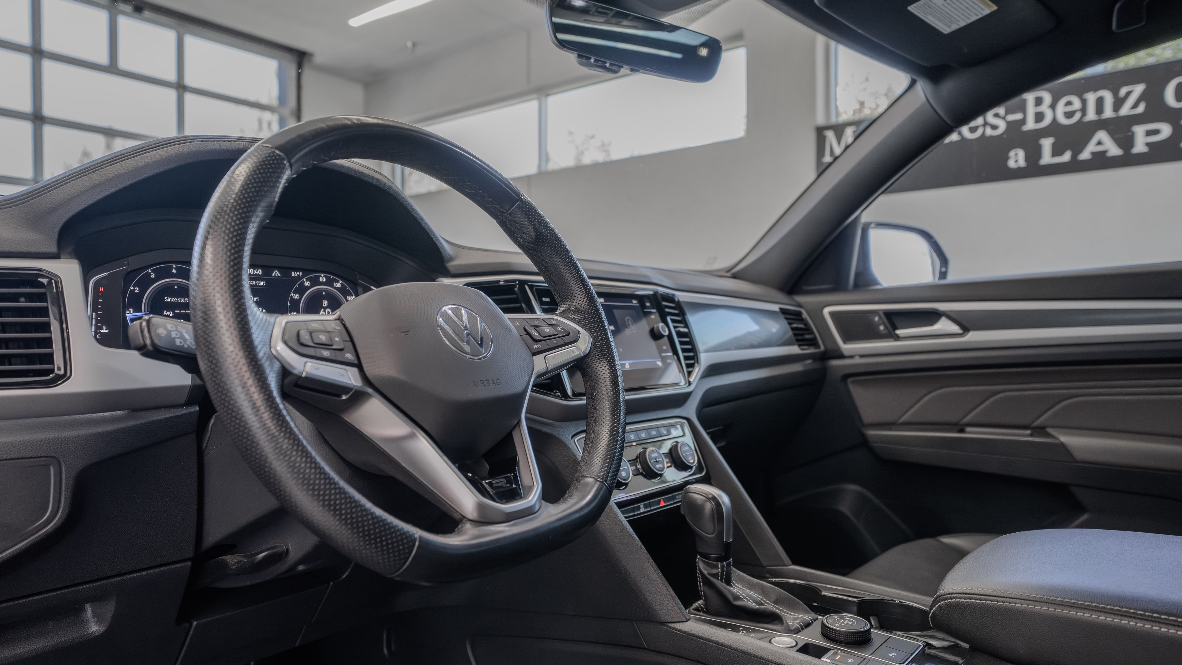 Used 2022 Gray Volkswagen 3.6L V6 SEL R-Line image 7