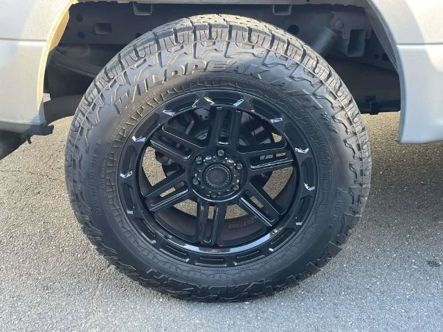 Used 2016 Ingot Silver Ford XLT image 9
