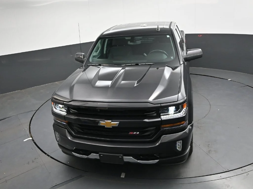 Used 2016 Tungsten Metallic Chevrolet LT image 18