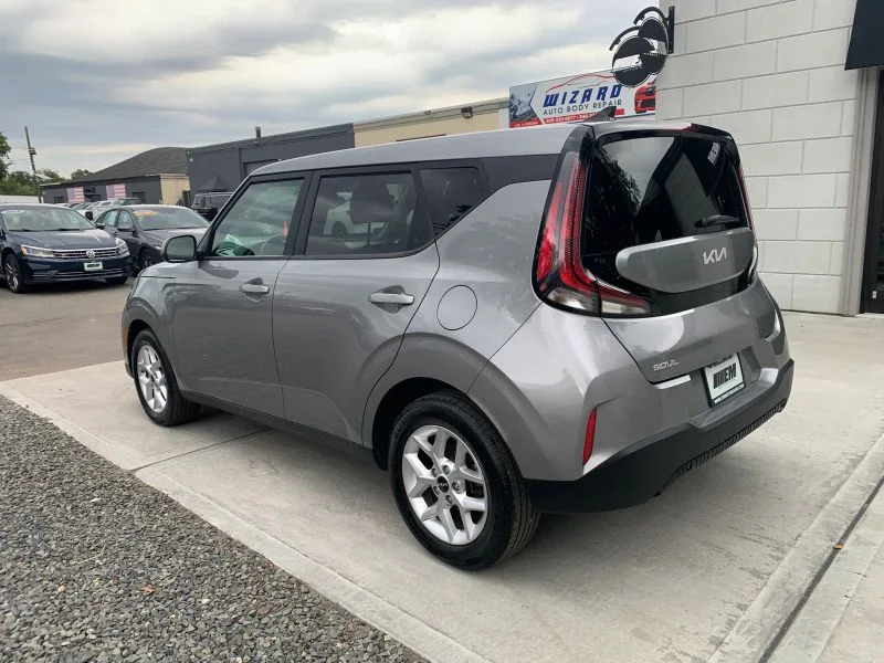 Used 2023 Gray Kia LX Wagon 4D image 13