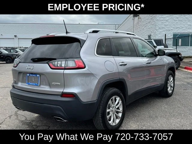 Used 2019 Silver Jeep Latitude image 6