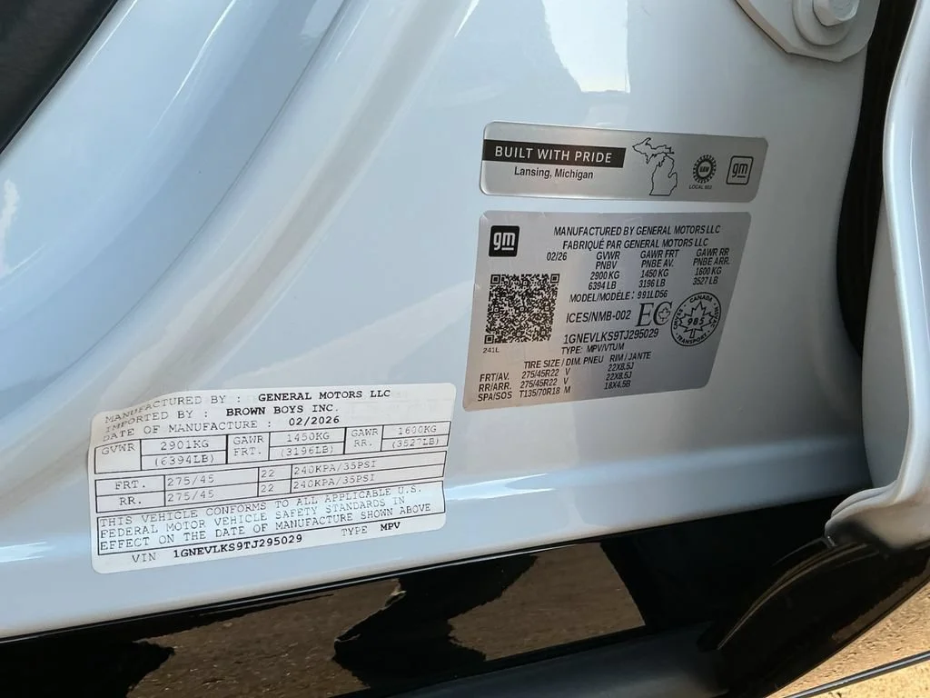 Used 2026 Polar White Tricoat Chevrolet RS image 25