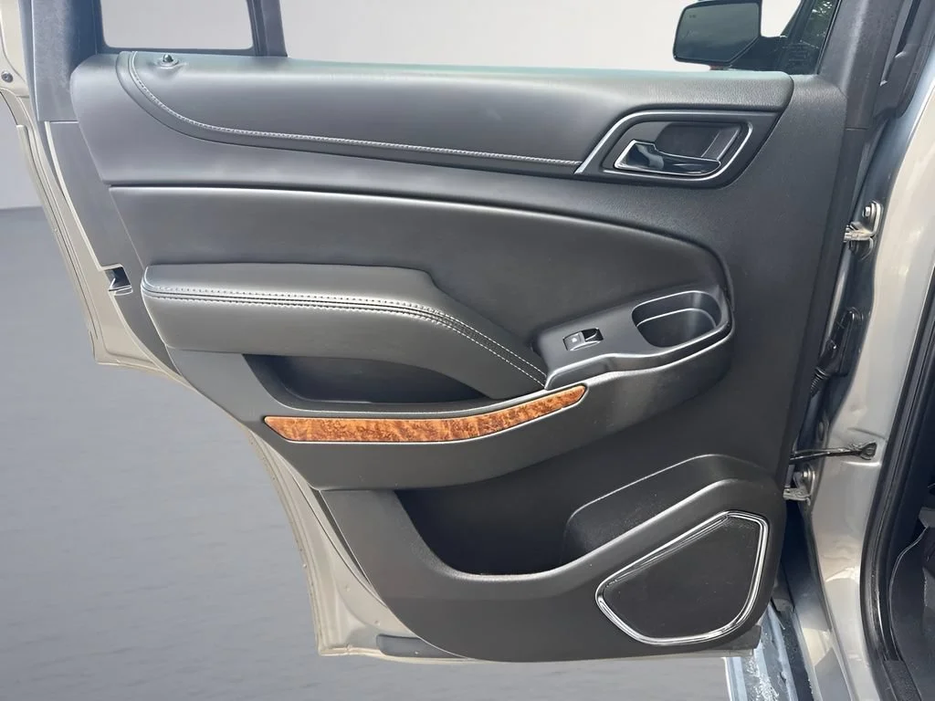 Used 2018 PEPPERDUST METALLIC Chevrolet Premier image 34