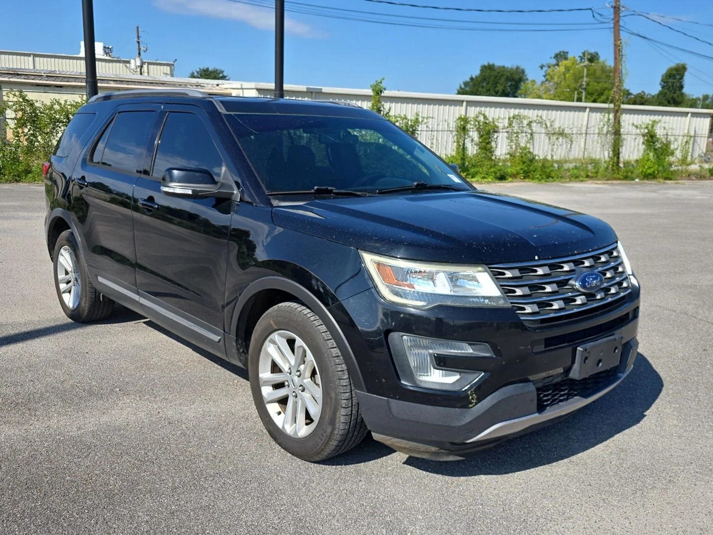 Used 2017 Shadow Black Ford XLT image 1