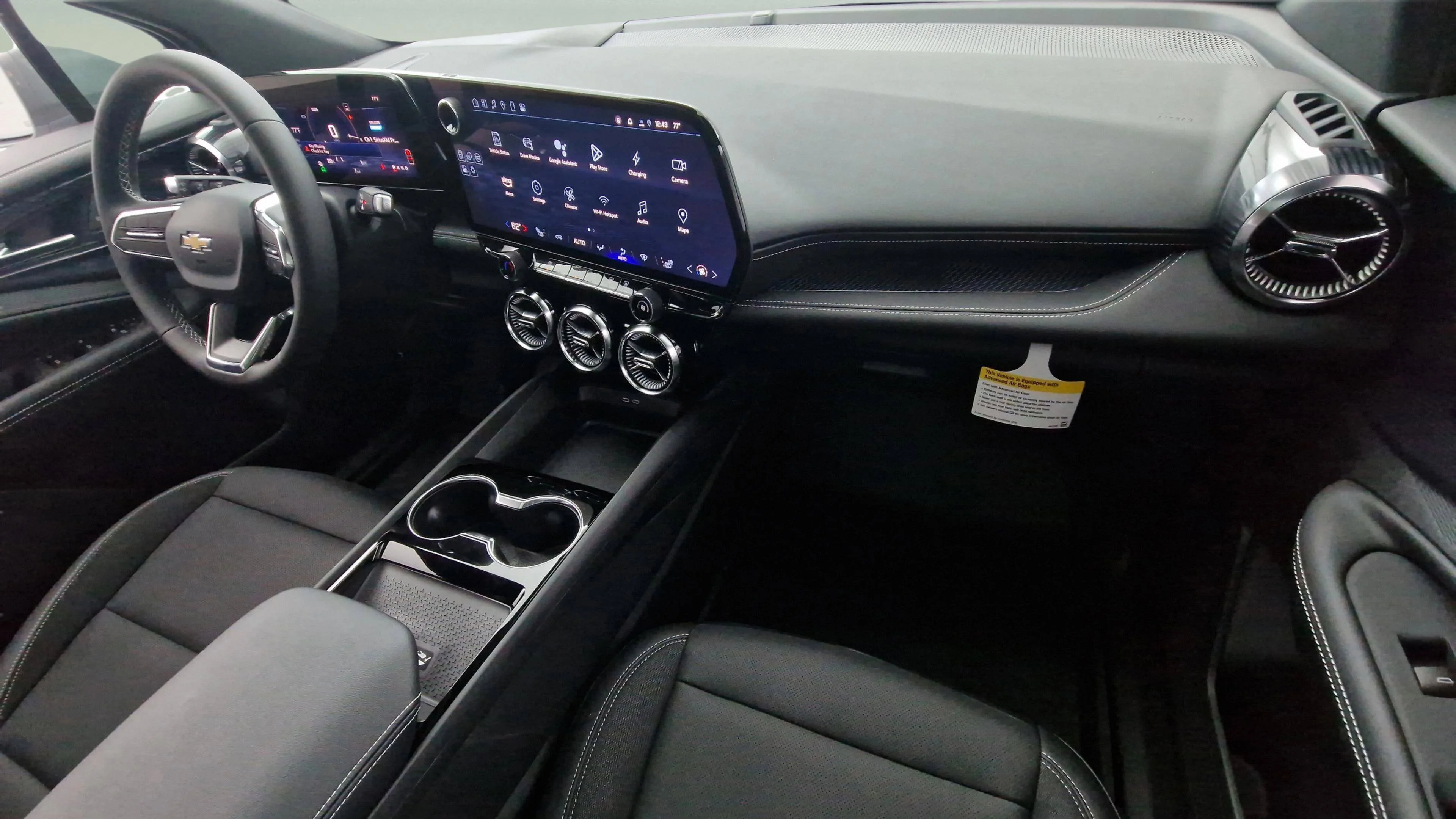 New 2025 Sterling Gray Metallic Chevrolet LT image 17