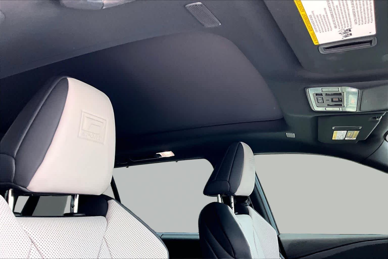 Used 2026 Wind Chill Pearl Lexus F SPORT Handling image 14