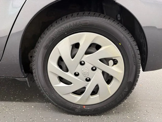 Certified Used 2016  Toyota Two image 20