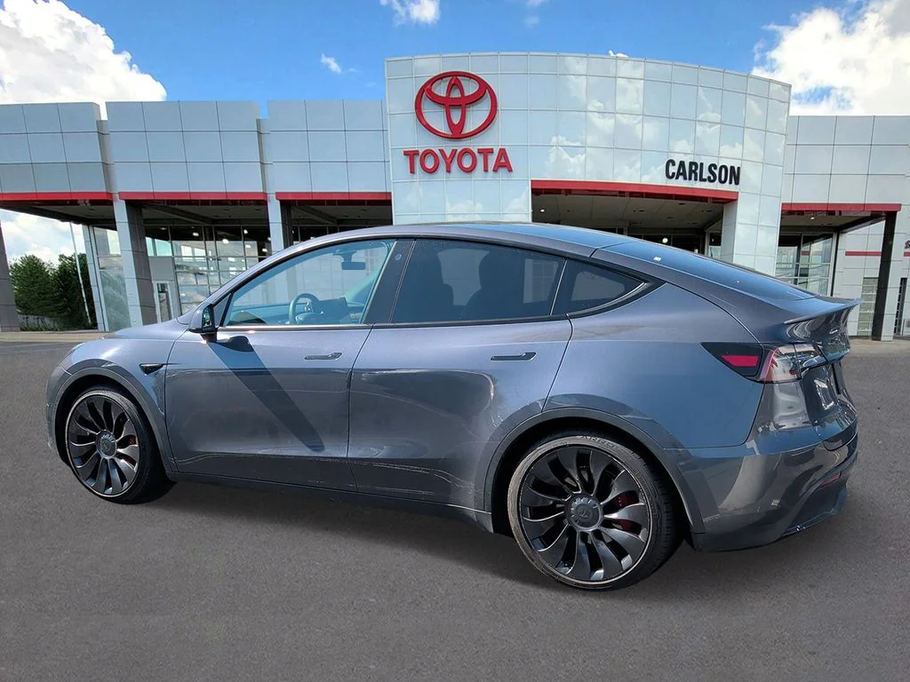 Used 2022 Tesla Model Y Performance with VIN 7SAYGDEF9NF463351 for sale in Minneapolis, Minnesota