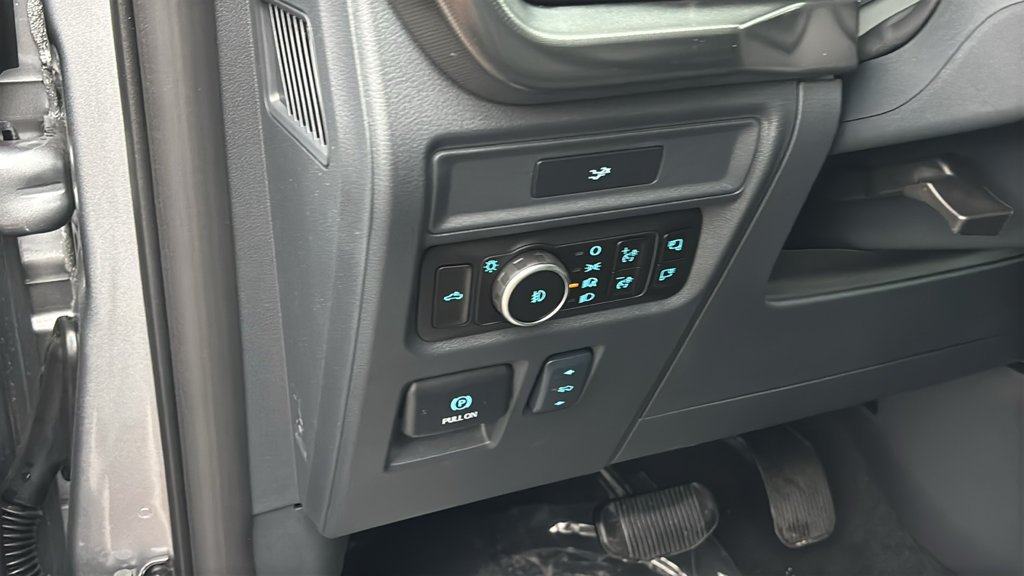 New 2026 Iconic Silver Metallic Ford Lariat image 11