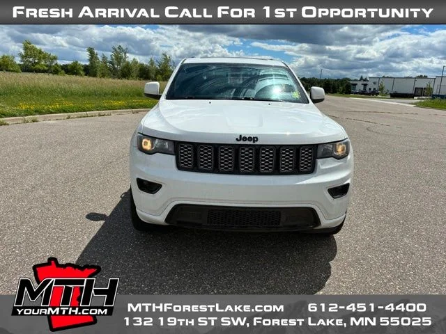Used 2022 White Jeep Laredo X image 3