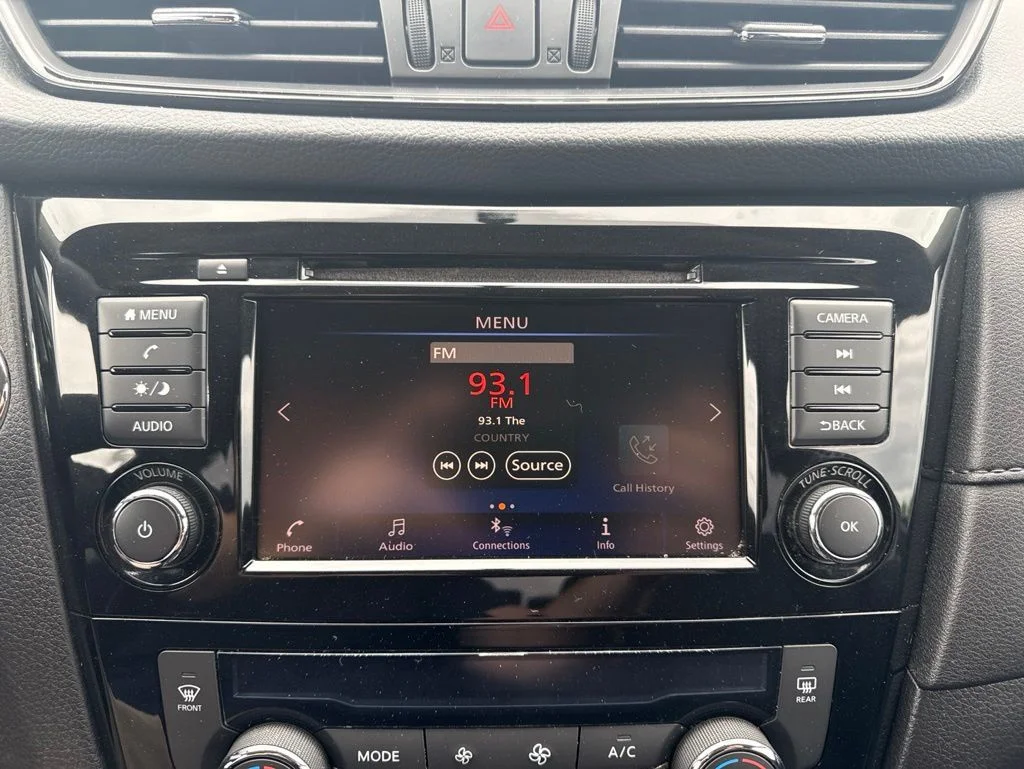 Used 2018 Gray Nissan SV image 18