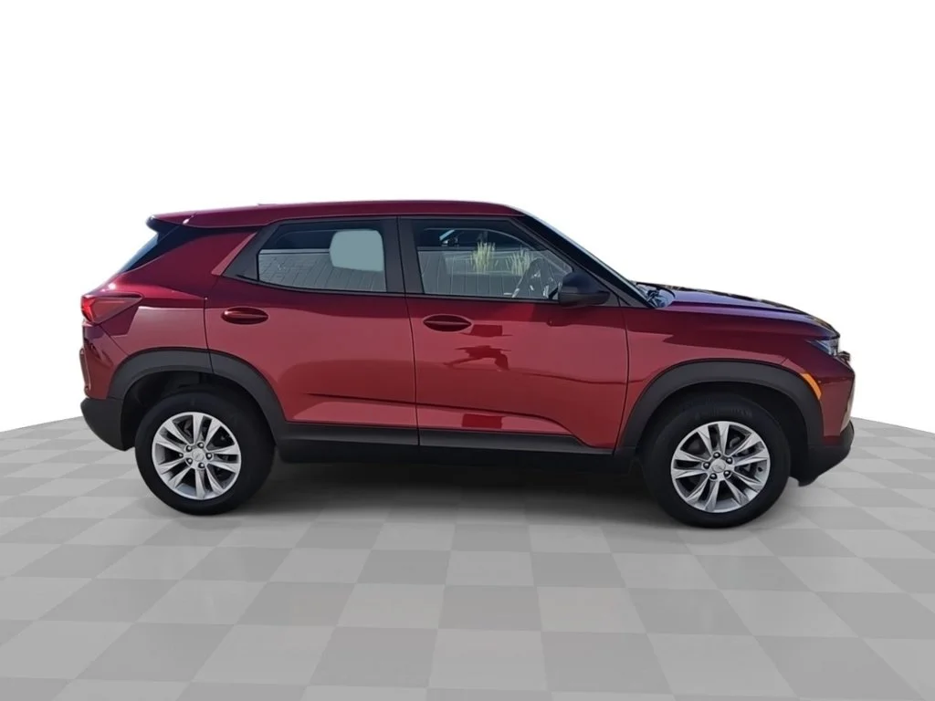 Used 2021 Red Chevrolet LS image 9