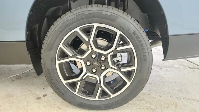 New 2026 Azure Gray Metallic Tri-Coat Ford Lariat® image 48