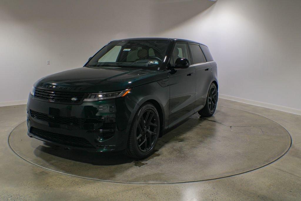 New 2026 British Racing Green Land Rover Dynamic SE image 1