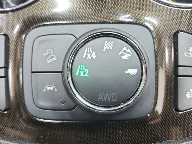 Used 2023 White GMC AT4 image 35