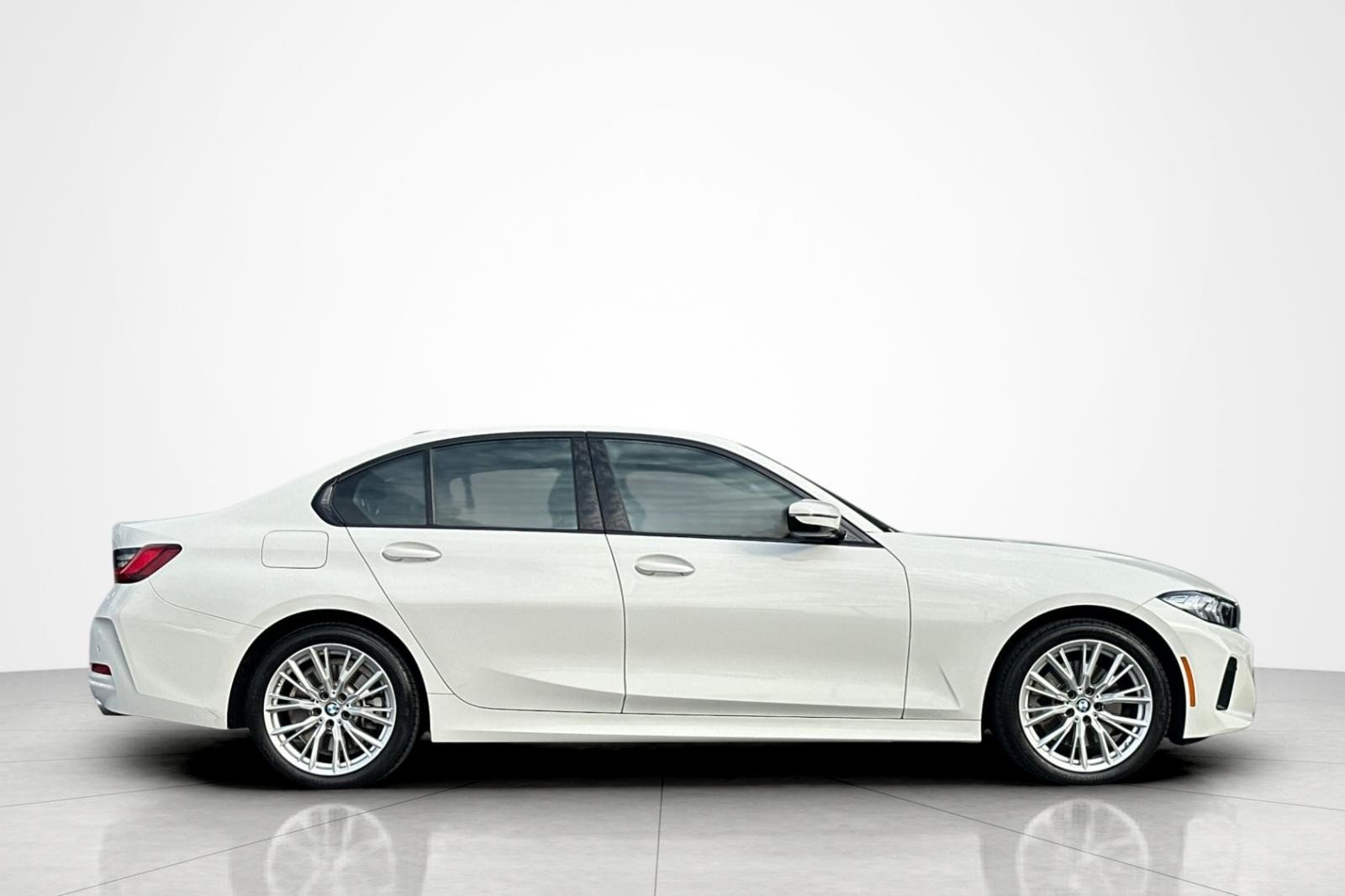 Used 2023 Alpine White BMW 330i image 6