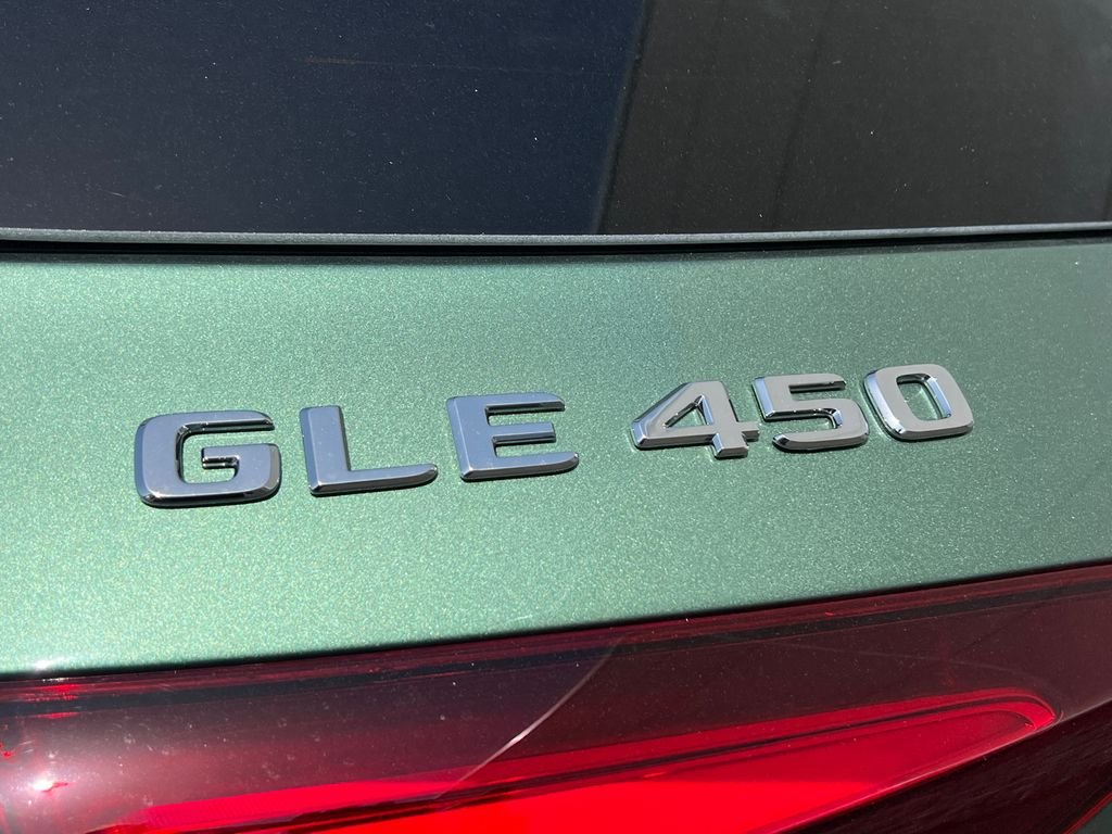New 2026 MANUFAKTUR Ireland Mid Green Metallic Mercedes-Benz GLE 450 image 31