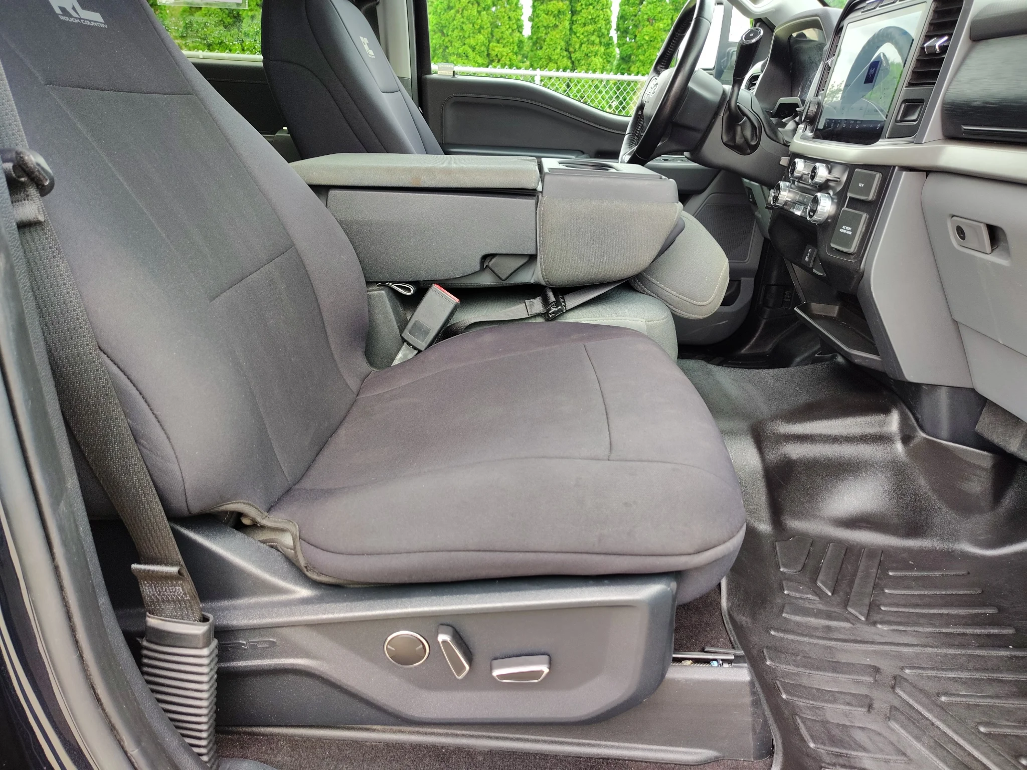 Used 2021 Antimatter Blue Metallic Ford XLT image 12