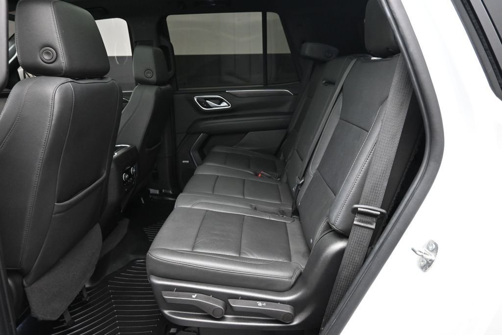 Used 2022 White Chevrolet Z71 image 7