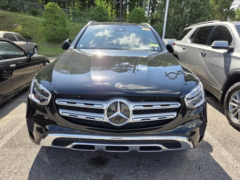 Used 2021  MERCEDES-BENZ GLC 300 image 2