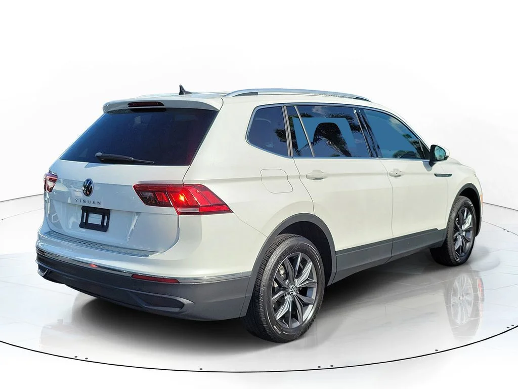 Used 2023 White Volkswagen 2.0T SE image 4