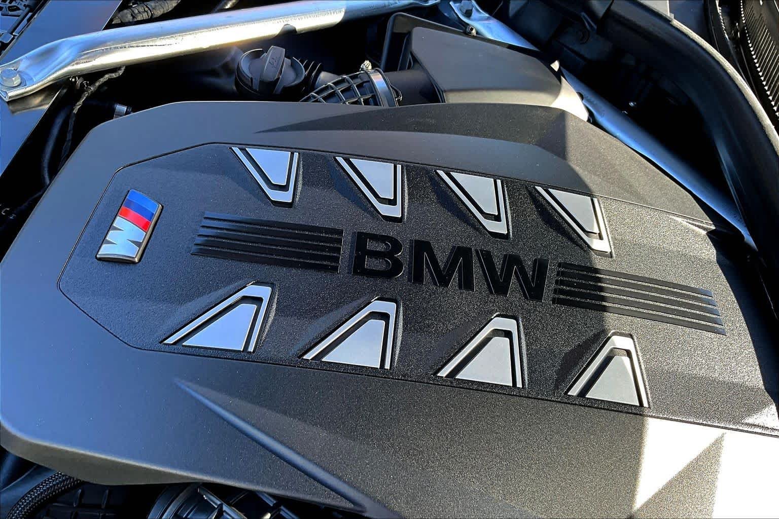 New 2026 Brooklyn Grey Metallic BMW M60i image 17