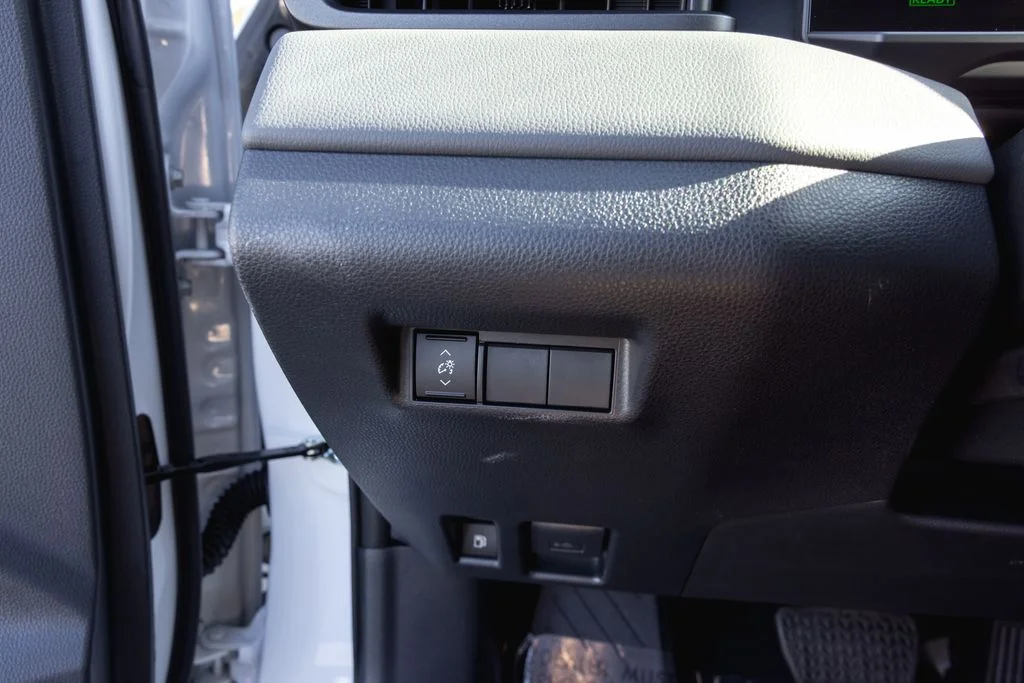 Used 2026 Ice Cap Toyota SE image 14