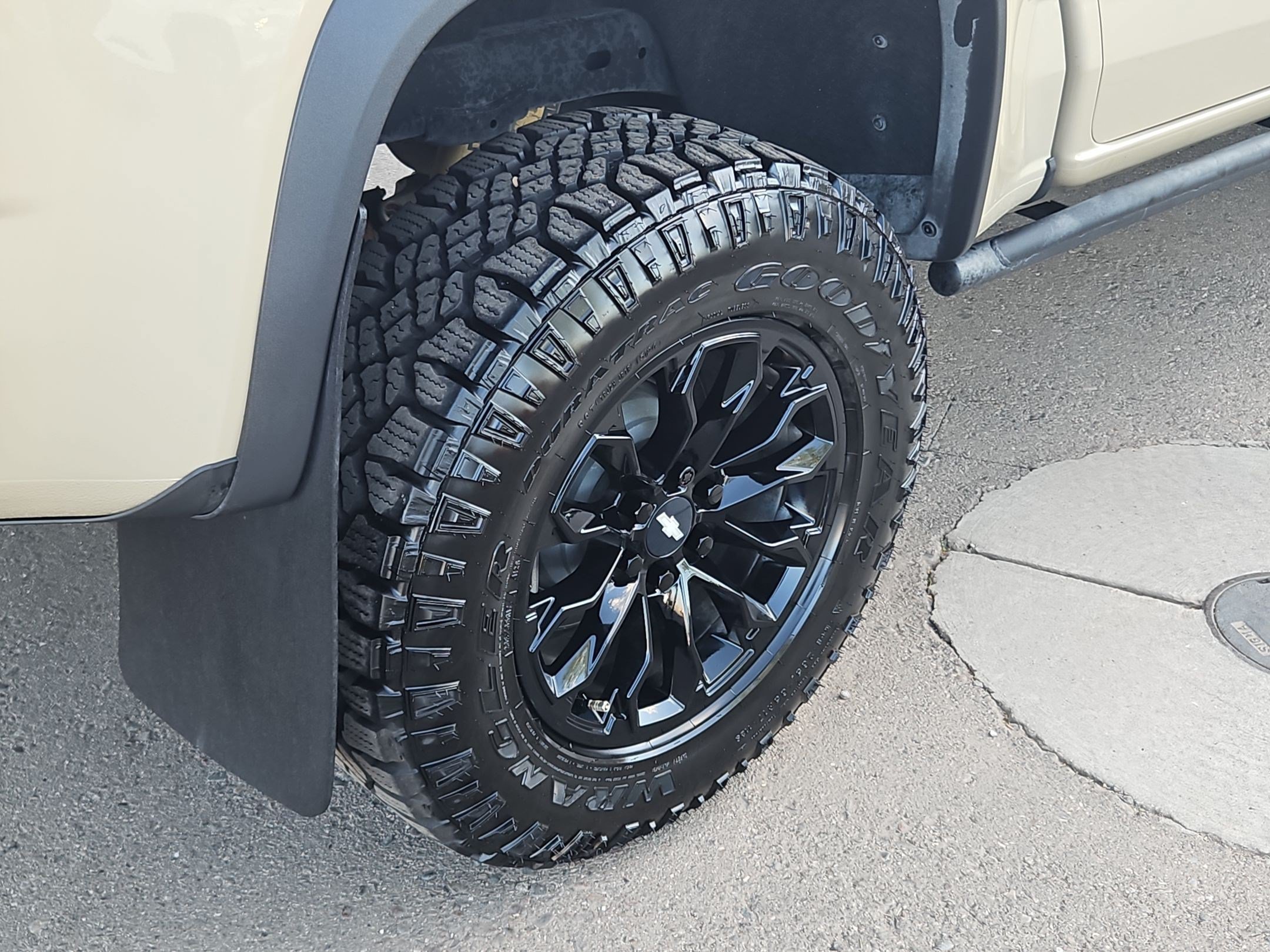 Certified Used 2021 SAND DUNE METALLIC Chevrolet 4WD ZR2 image 12