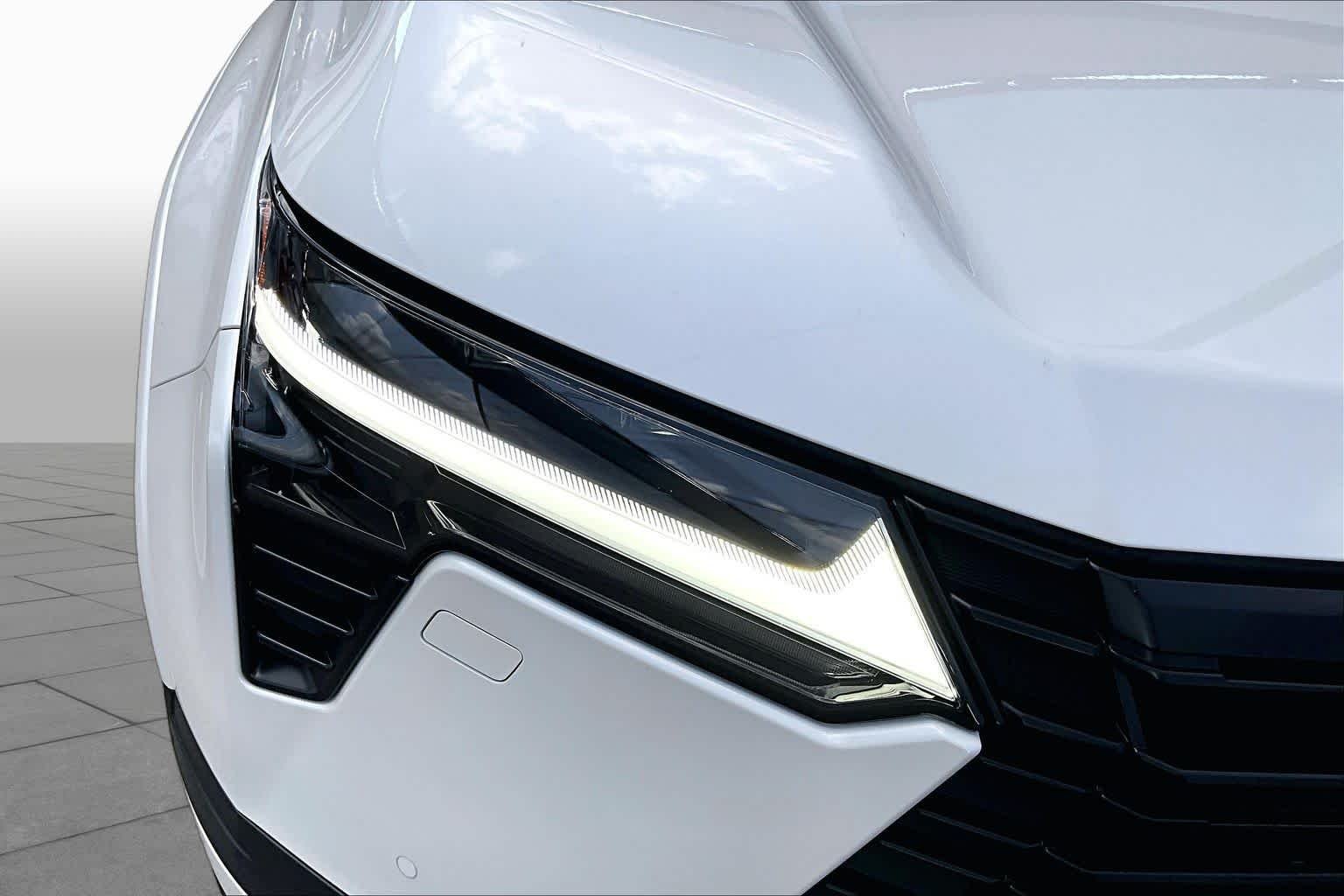 Used 2025 Eminent White Pearl Lexus Premium image 27