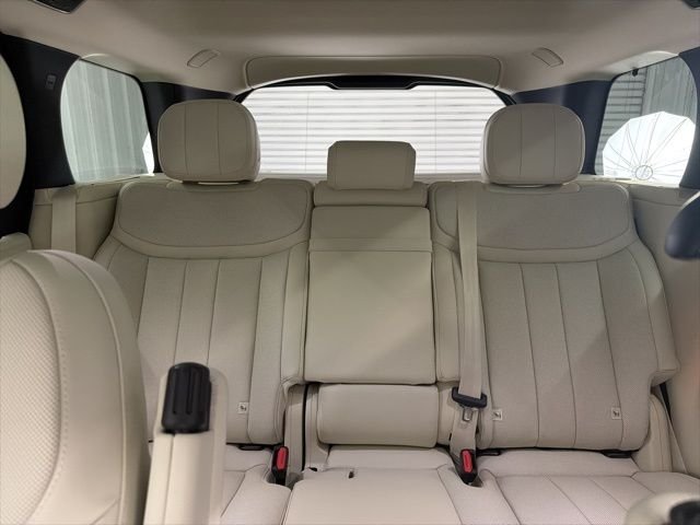 New 2026 Eiger Grey Land Rover SE image 12