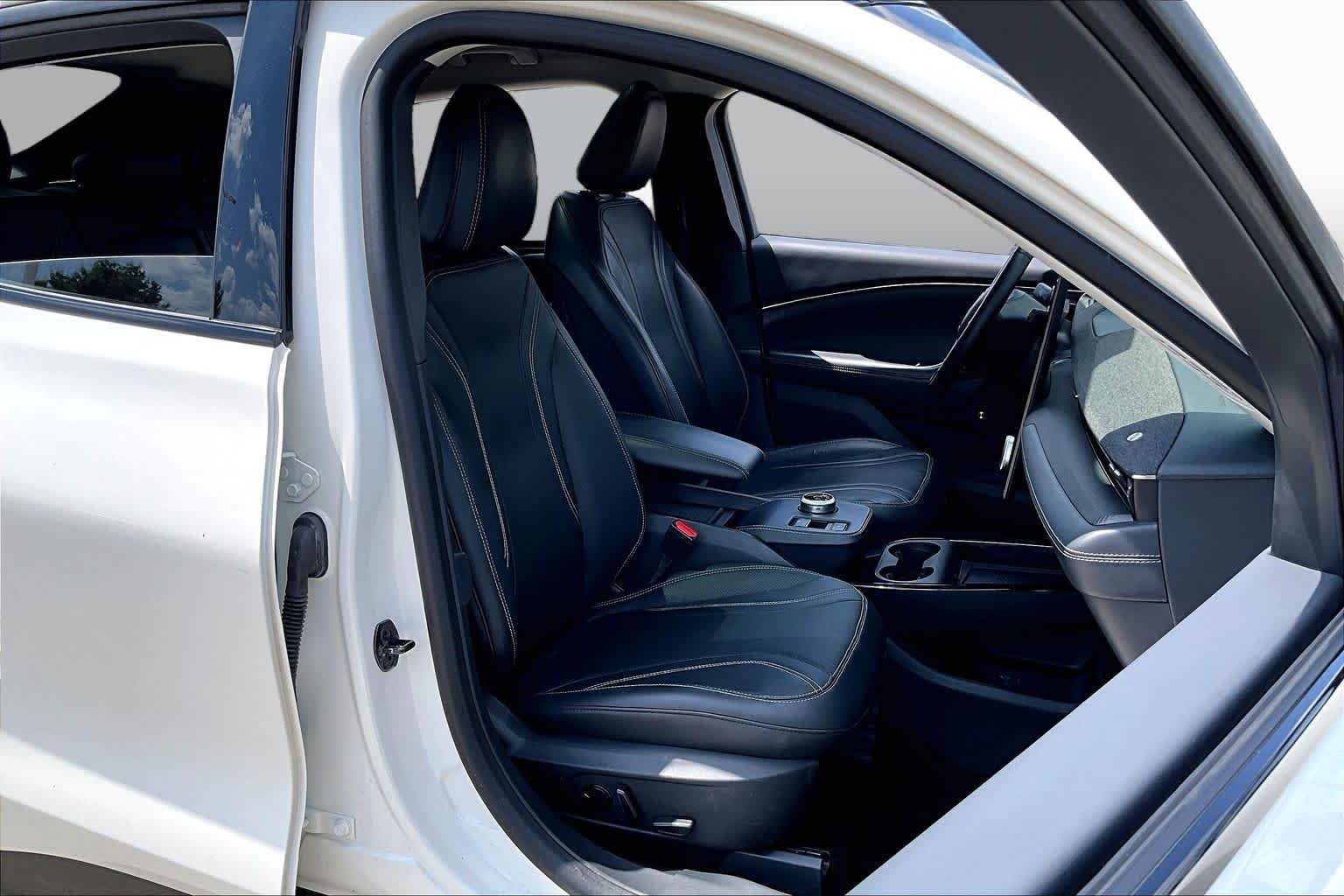 Used 2022 Star White Metallic Tri-Coat Ford Premium image 7