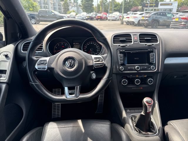 Used 2012 Deep Black Pearl Metallic Volkswagen PZEV image 21
