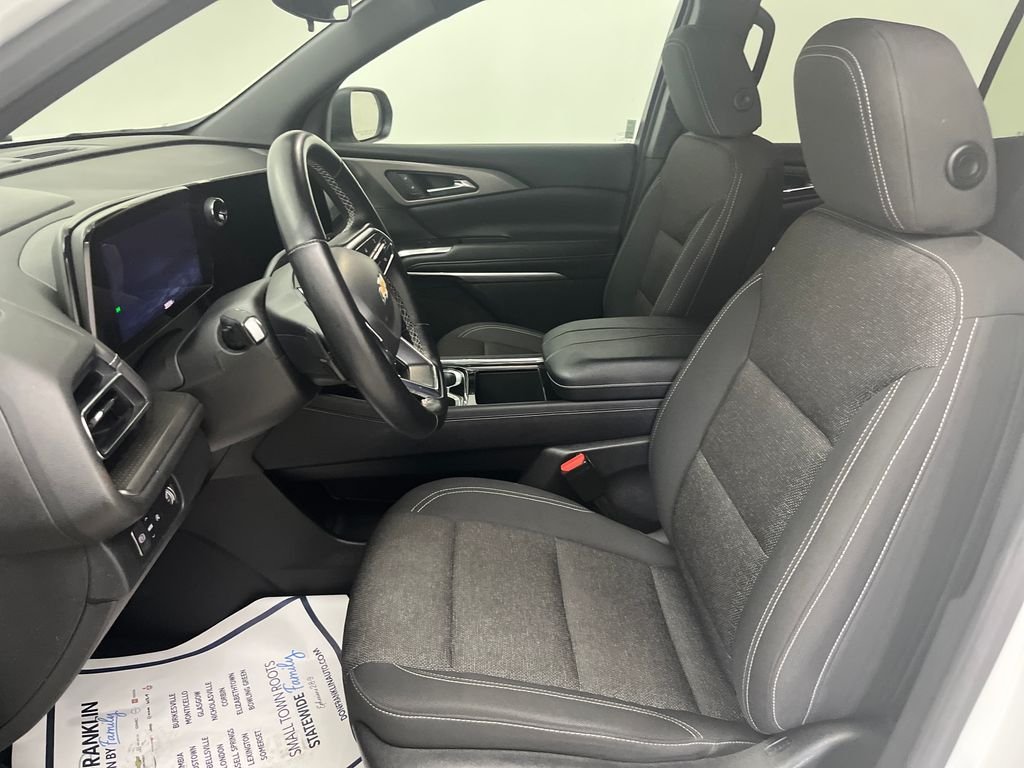 Used 2025 White Chevrolet LT image 13