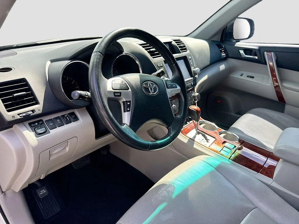 Used 2012 Silver Toyota Limited image 10