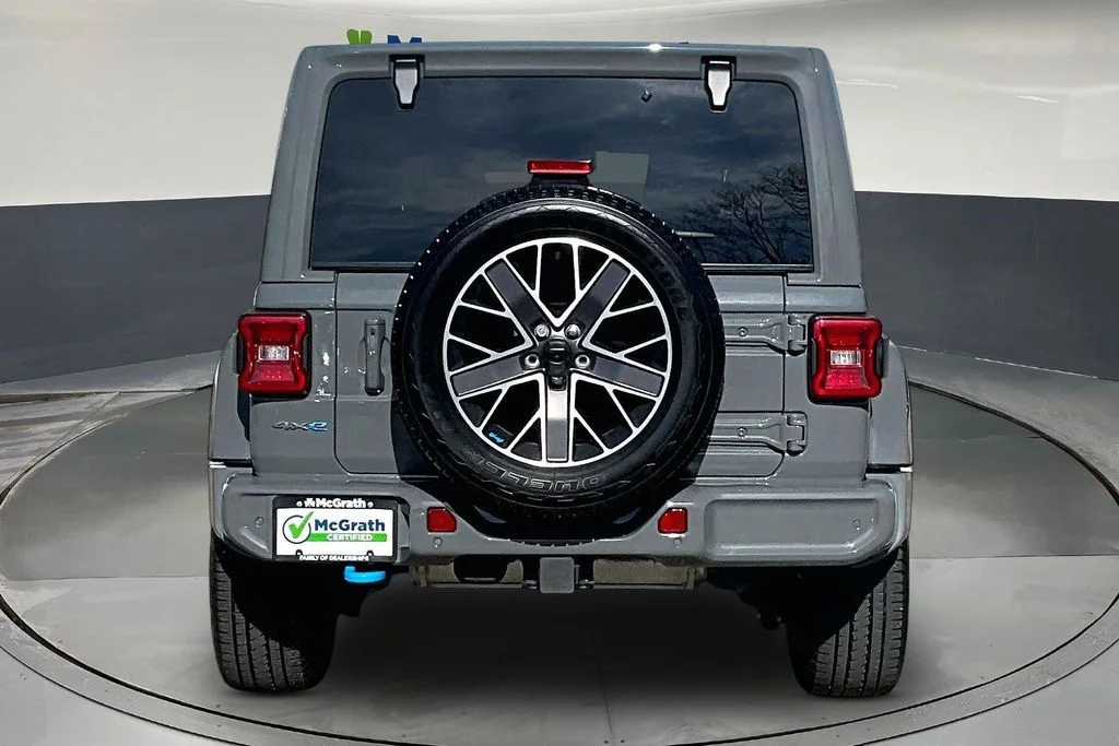 Used 2023 Gray Jeep Sahara 4xe image 6