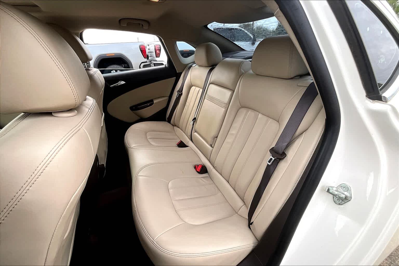 Used 2015 White Diamond Tricoat Buick Leather Group image 20
