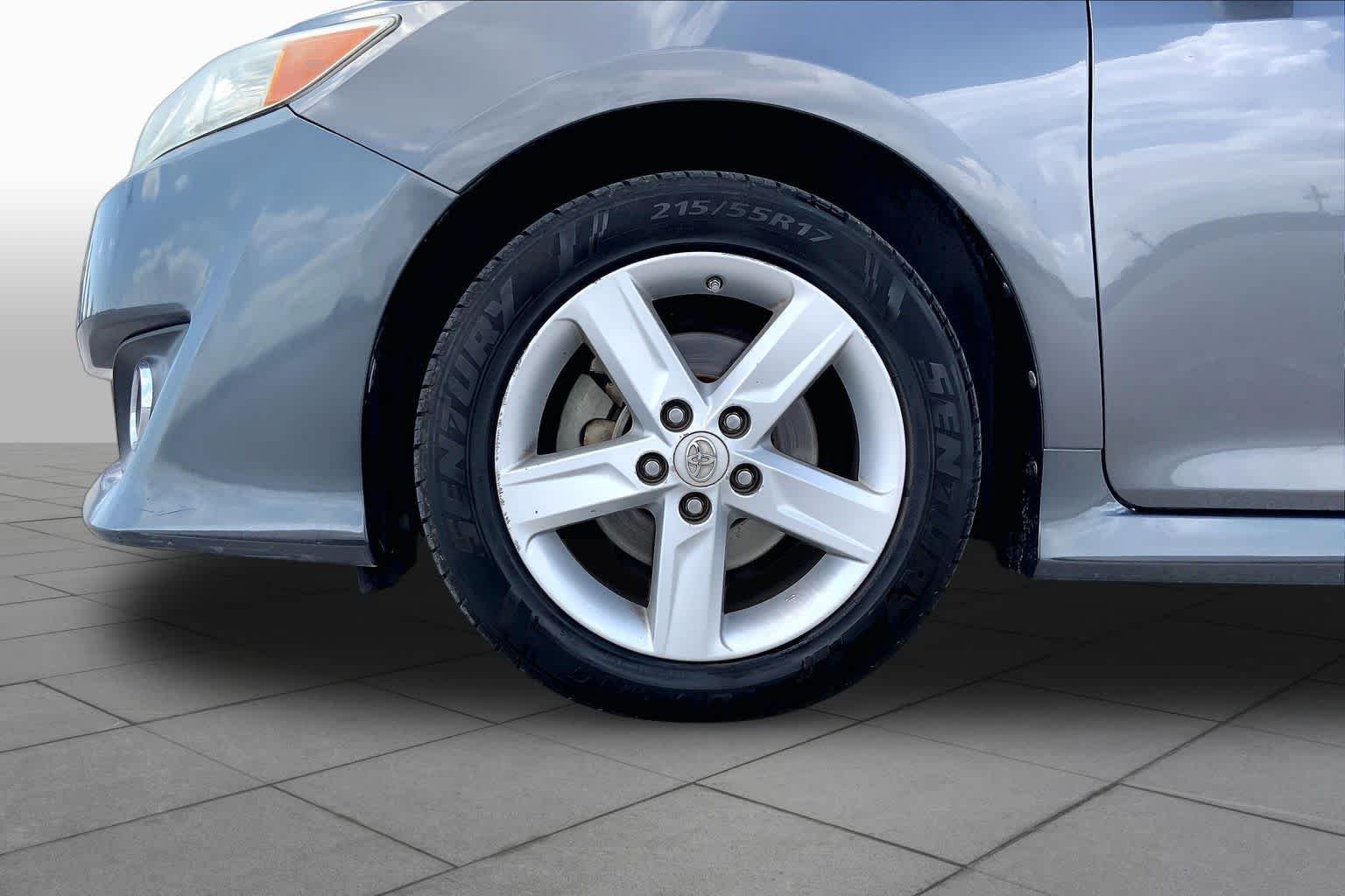 Used 2013 Magnetic Gray Metallic Toyota SE image 10