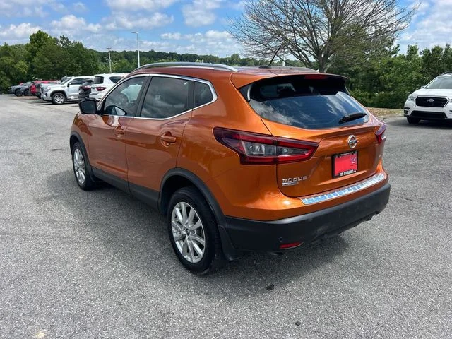 Used 2022 Orange Nissan SV image 5