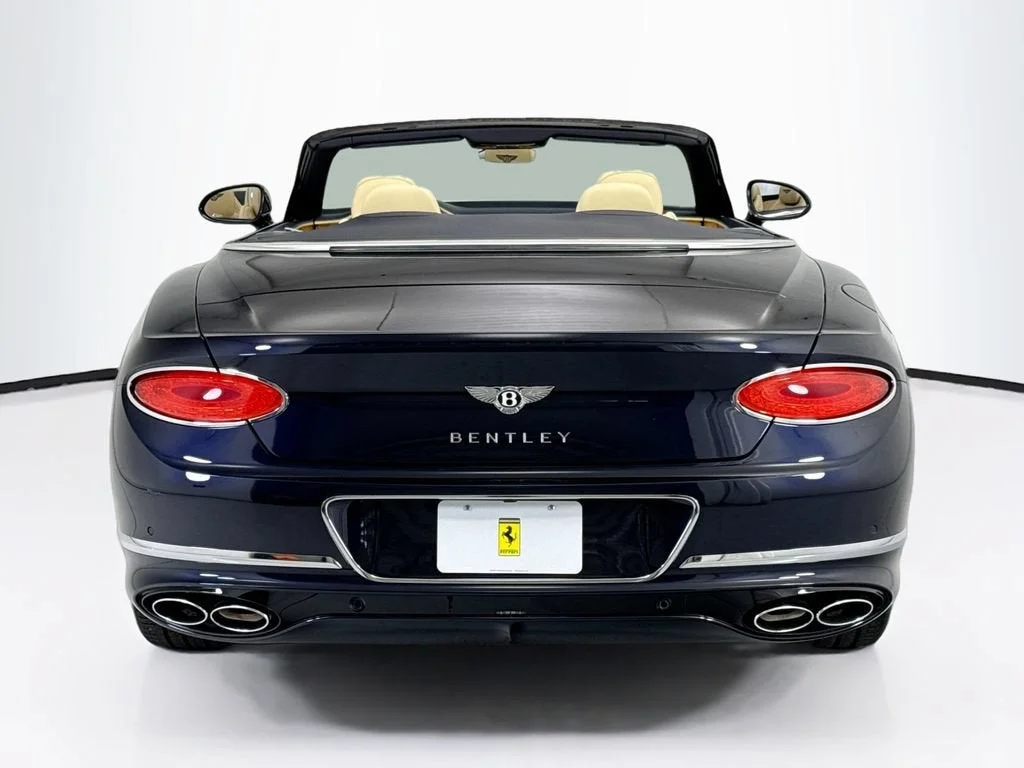 Used 2021  Bentley V8 image 6