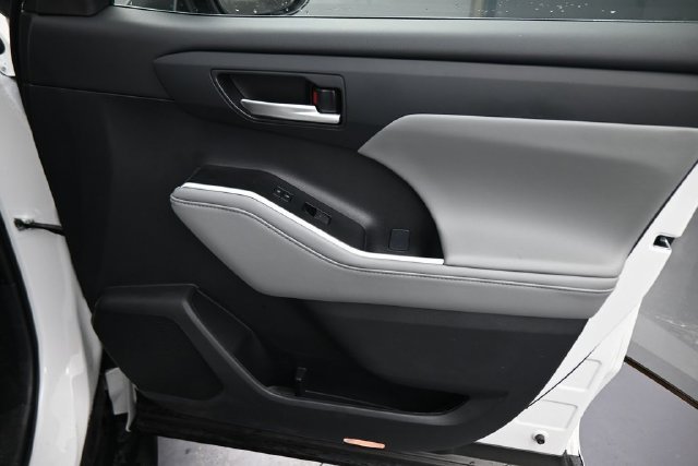 Used 2026 Beige Toyota XLE image 13