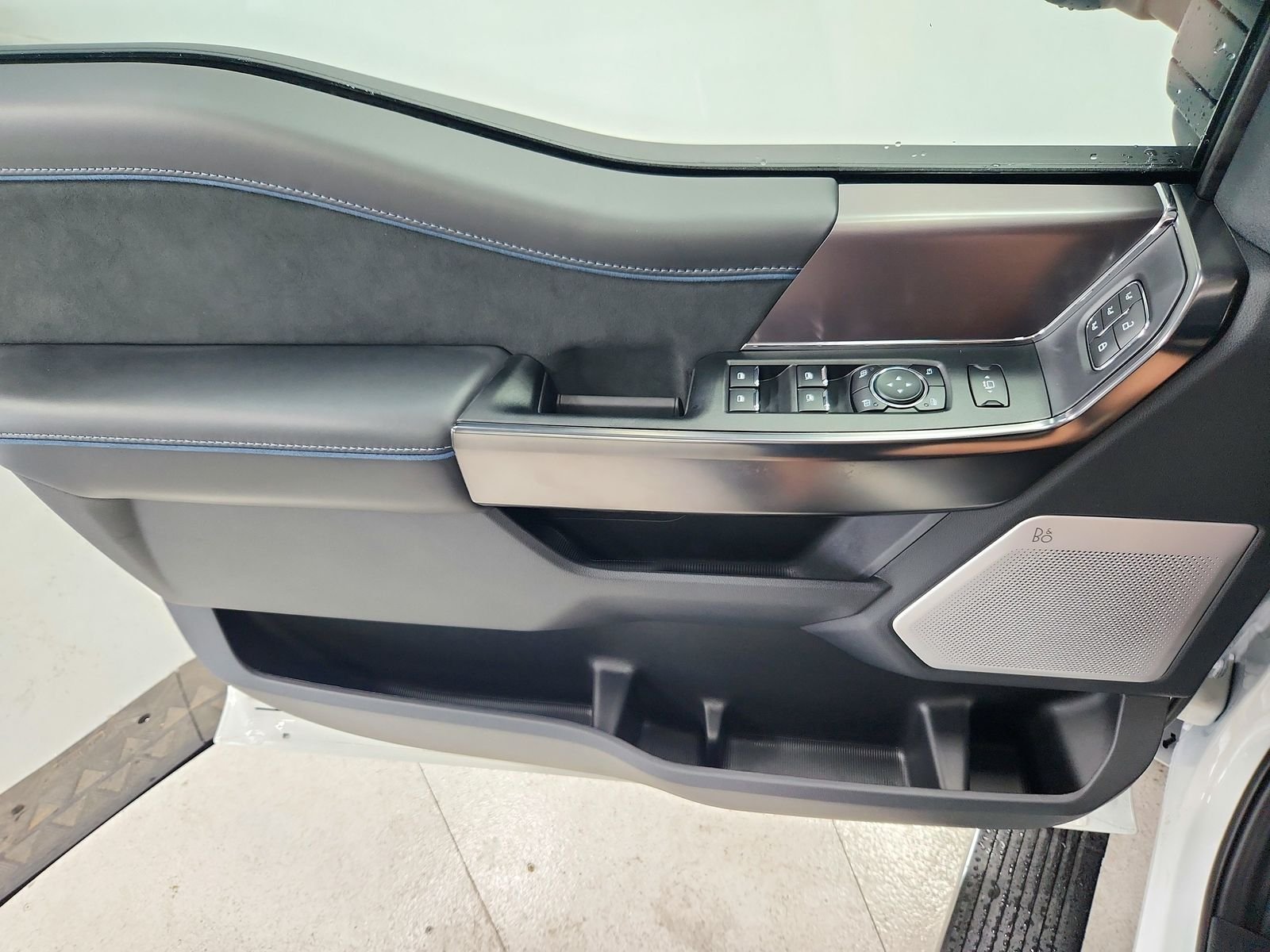 2026 Ford F-350 Super Duty Platinum - Photo 39