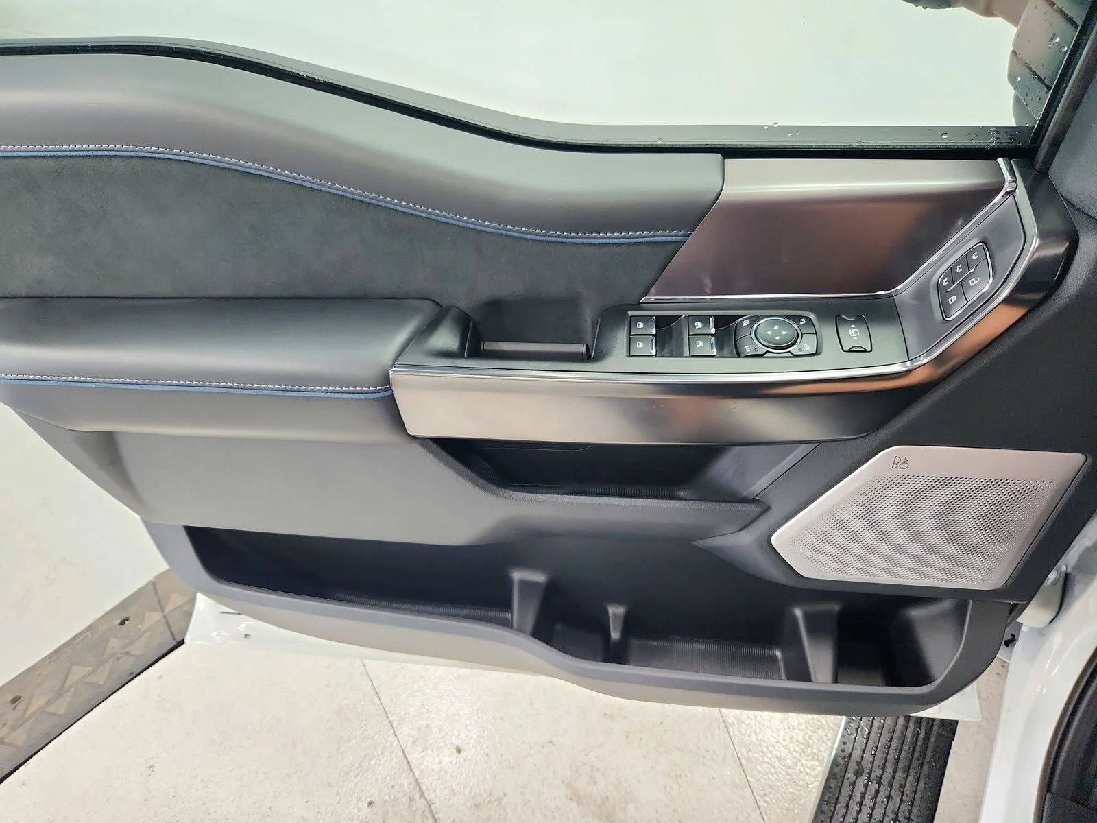 New 2026 White Ford Platinum image 39