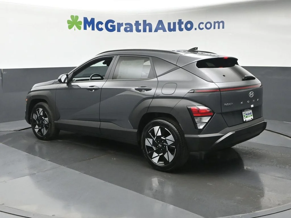 Used 2025 Gray Hyundai SEL image 25